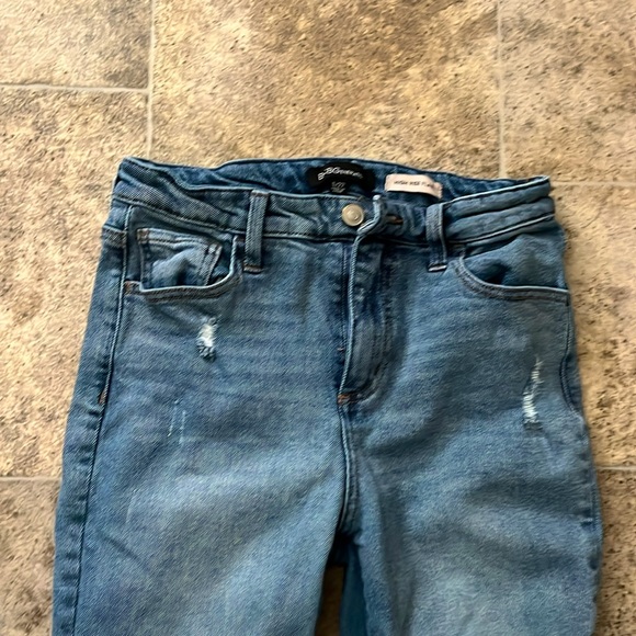BCBGeneration High Rise Jeans with Rips/Hole - Picture 4 of 6